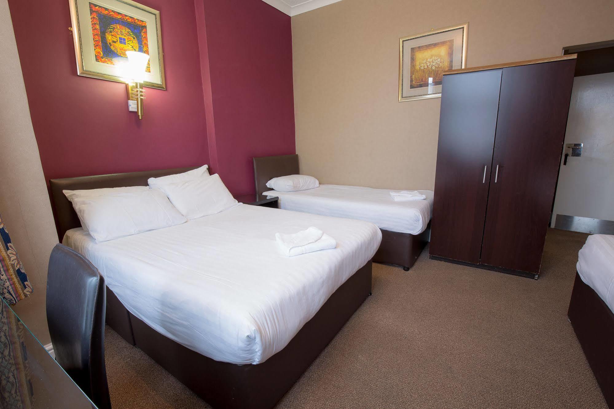 Rossmore Hotel Илфорд Экстерьер фото