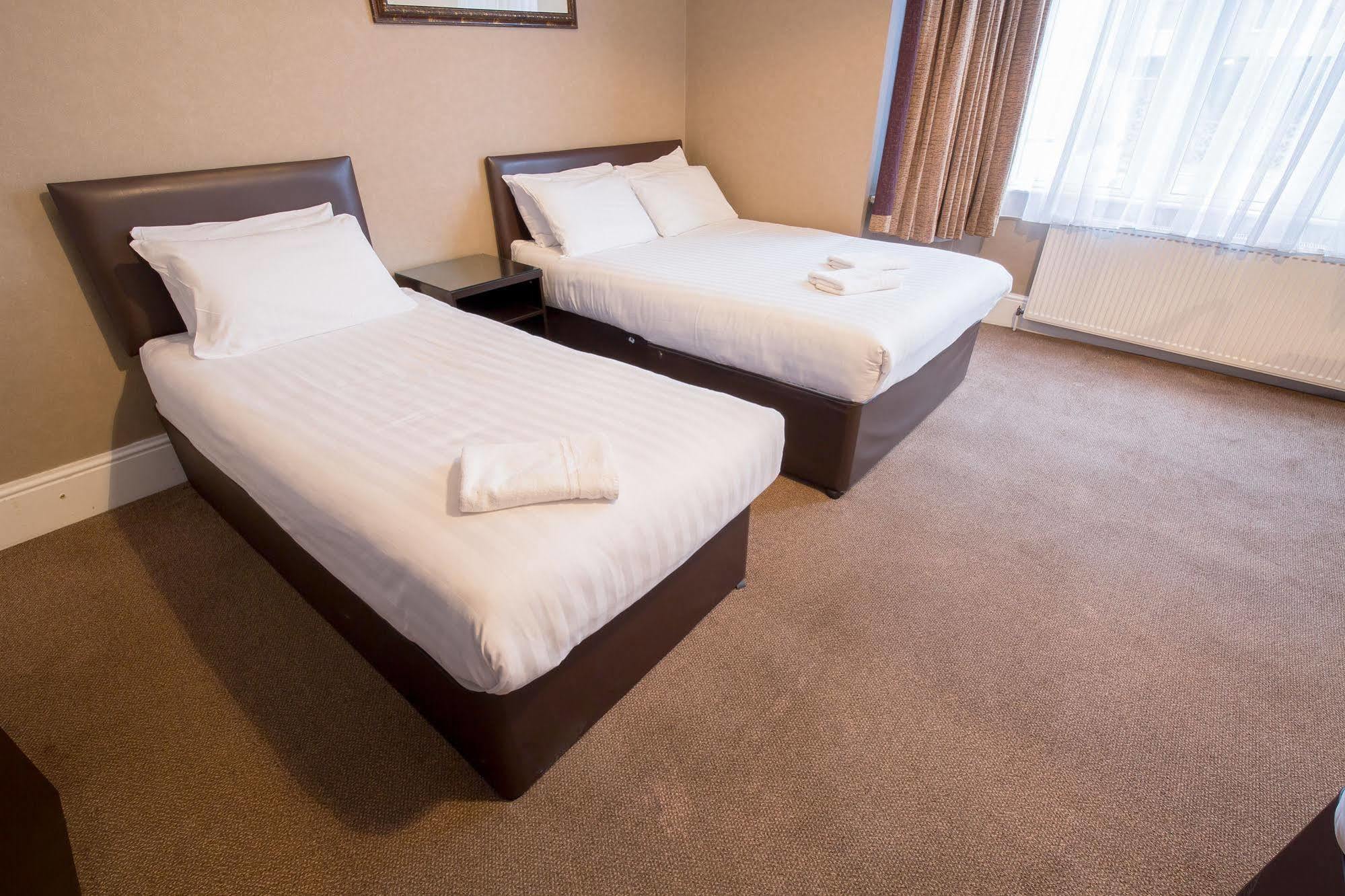 Rossmore Hotel Илфорд Экстерьер фото